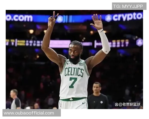 杰伦布朗首节狂砍16分全场19中13砍下32分引领球队胜利